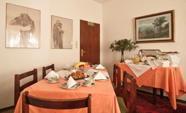 Hotel Corona Frankfurt nad Mohanem Pokoj fotografie
